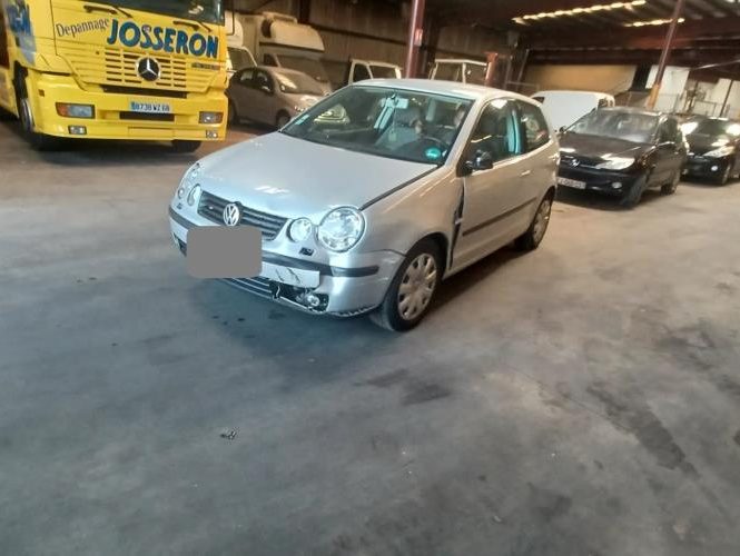 VOLKSWAGEN POLO 4