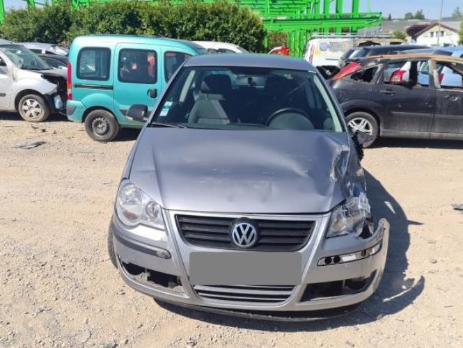 VOLKSWAGEN POLO 4
