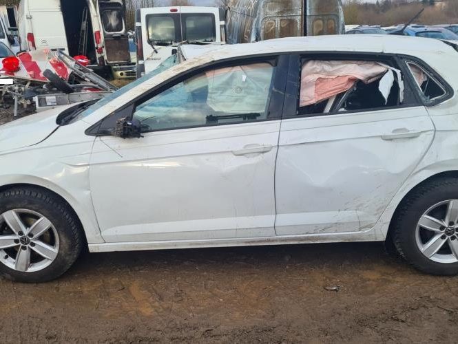 VOLKSWAGEN POLO 6 PHASE 1