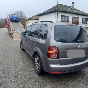 VOLKSWAGEN TOURAN 1