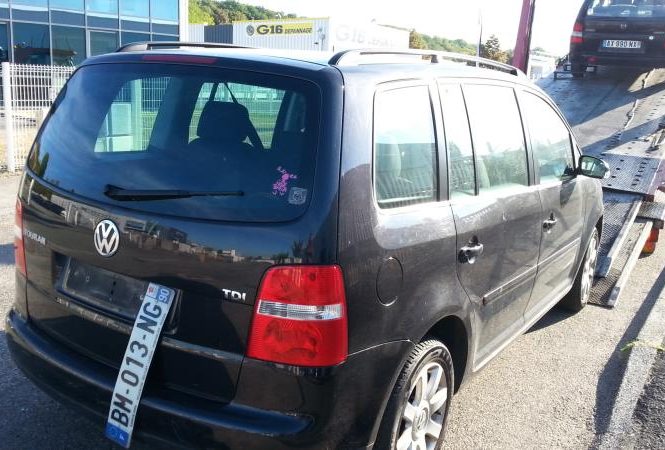 VOLKSWAGEN TOURAN 1 PHASE 1