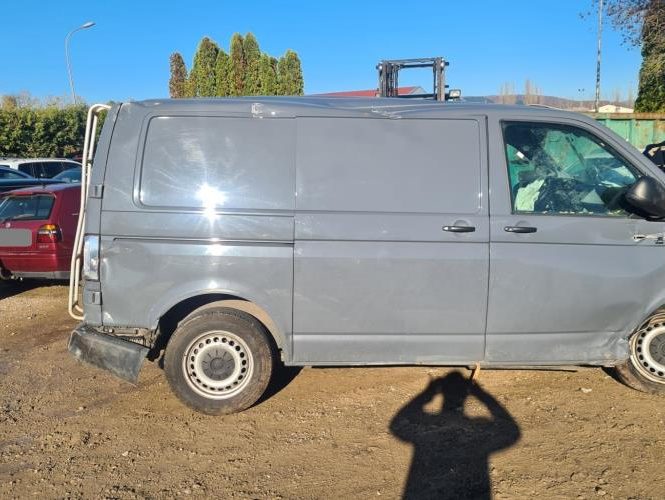 VOLKSWAGEN TRANSPORTER 6 PHASE 1