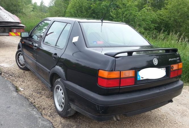 VOLKSWAGEN VENTO