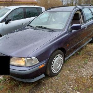 VOLVO V 40 1