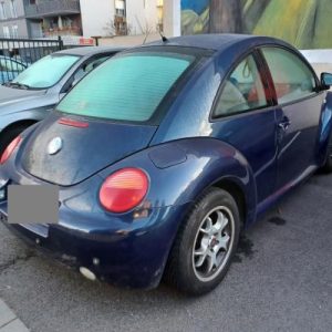 VOLKSWAGEN NEW BEETLE 1