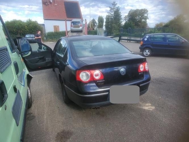 VOLKSWAGEN PASSAT 5