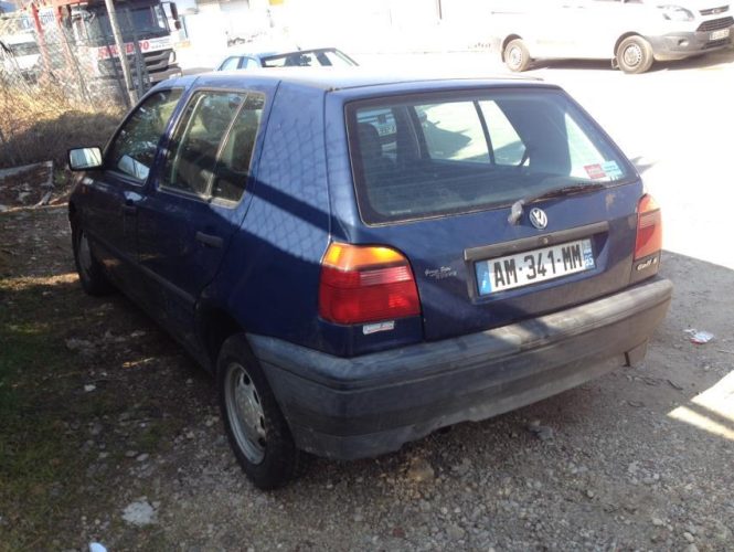 VOLKSWAGEN GOLF