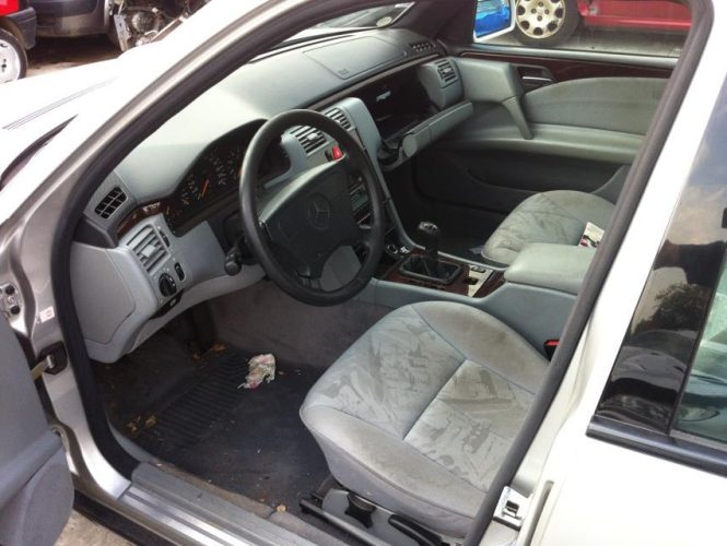 MERCEDES CLASSE E 210 PHASE 1