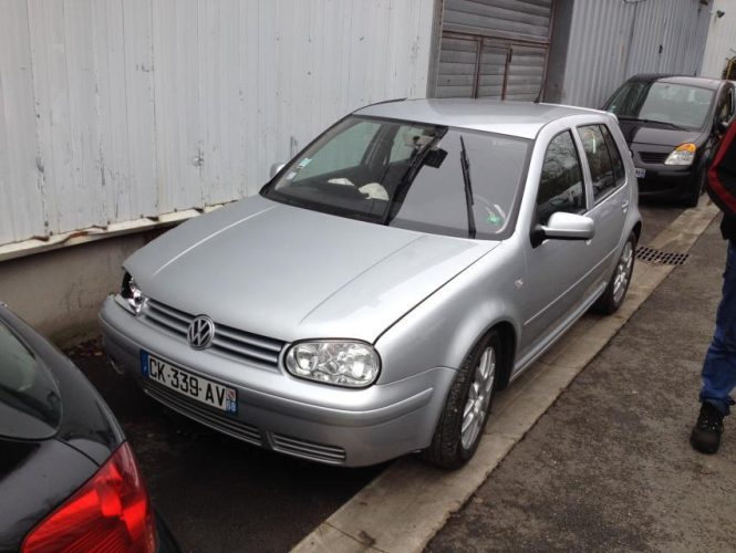 VOLKSWAGEN GOLF 4