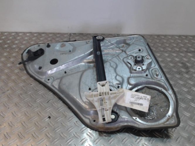 VOLKSWAGEN PASSAT 4 PHASE 1