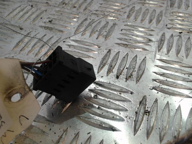 VOLKSWAGEN PASSAT 4 PHASE 1