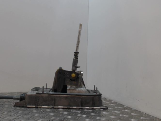 VOLKSWAGEN TOURAN 1 PHASE 1