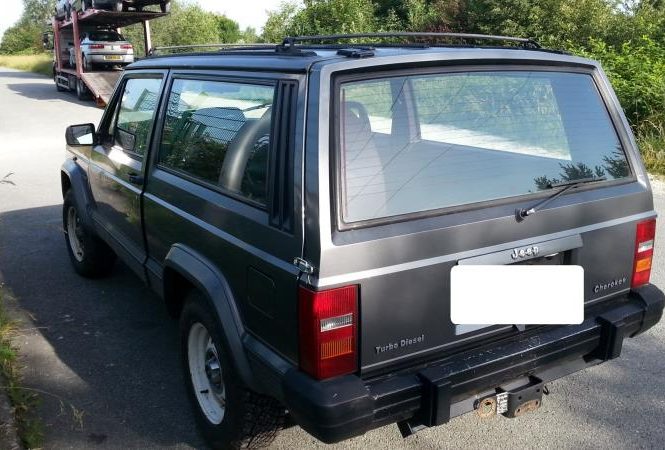 JEEP CHEROKEE