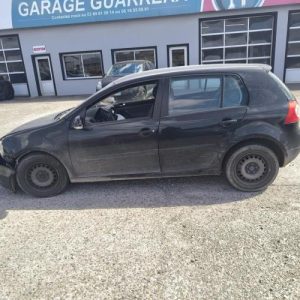 VOLKSWAGEN GOLF 5