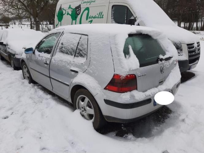 VOLKSWAGEN GOLF 4