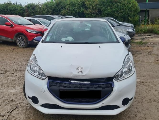 PEUGEOT 208 1
