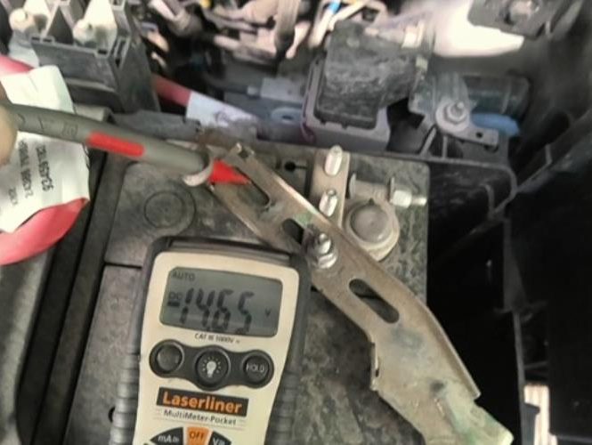 RENAULT TRAFIC 3 COURT PHASE 1