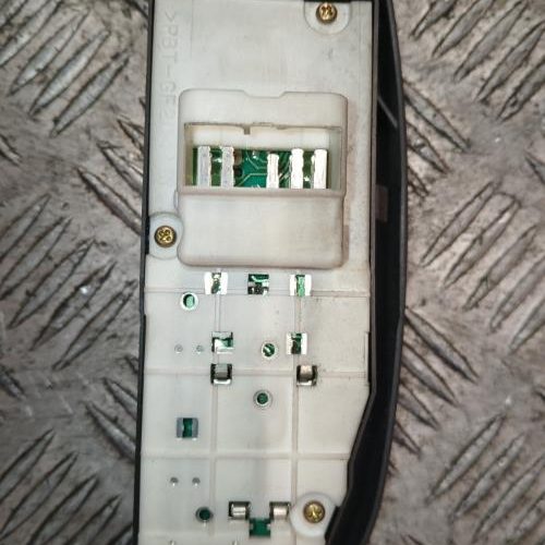 TOYOTA YARIS 1 PHASE 2