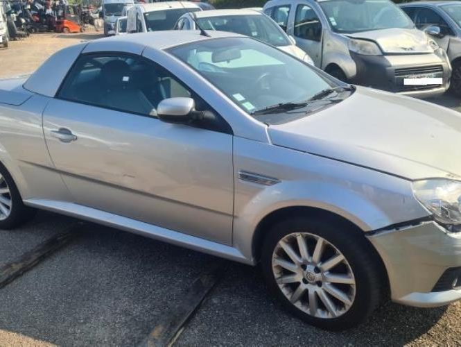 OPEL TIGRA 2 TWINTOP CABRIOLET