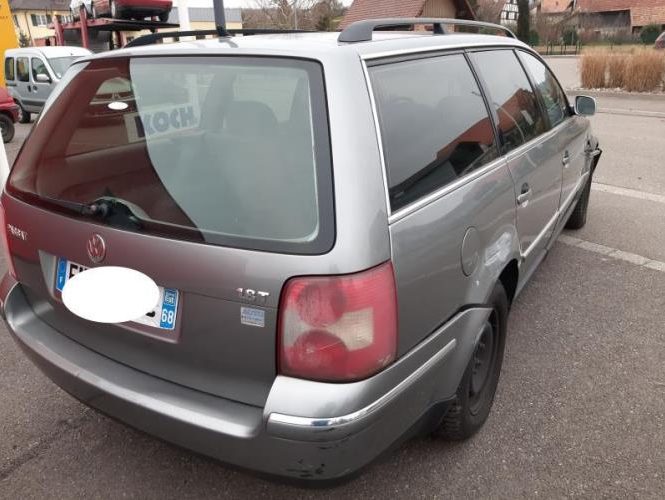 VOLKSWAGEN PASSAT 4