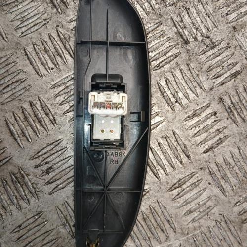 TOYOTA YARIS 1 PHASE 2