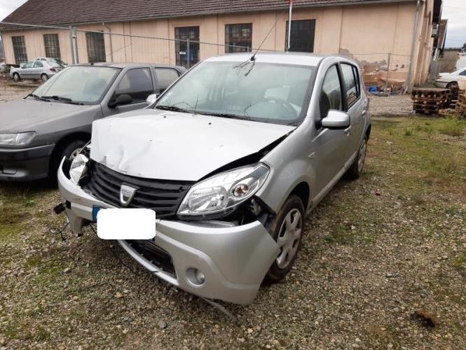 DACIA SANDERO 1