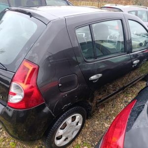 DACIA SANDERO 1