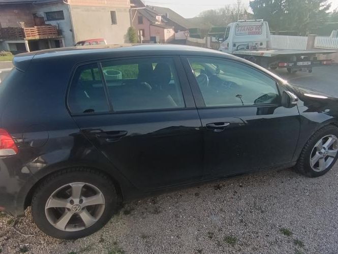 VOLKSWAGEN GOLF 6
