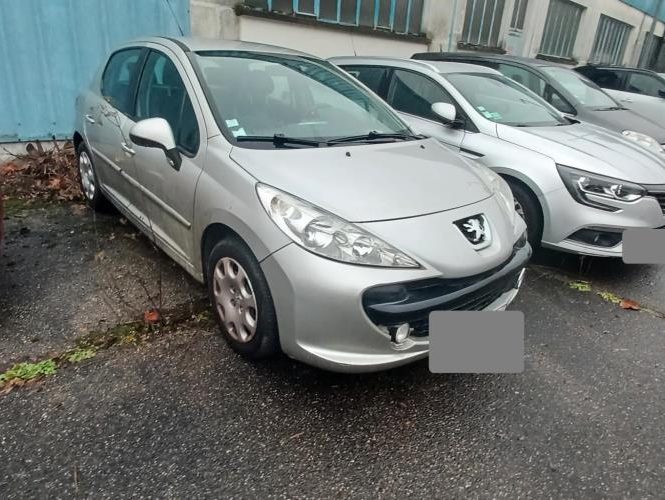 PEUGEOT 207