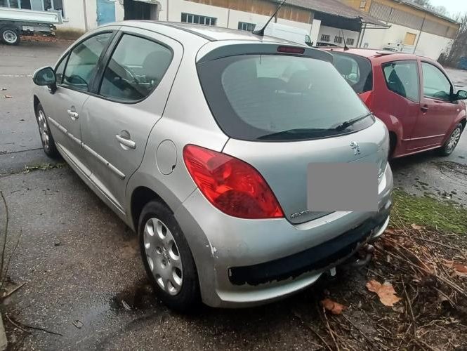 PEUGEOT 207