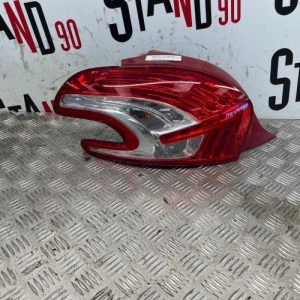PEUGEOT 208 1