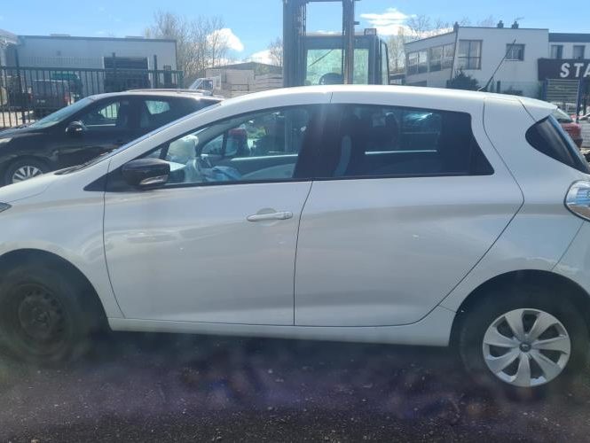 RENAULT ZOE 1