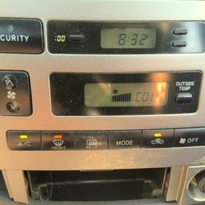 TOYOTA COROLLA VERSO 1
