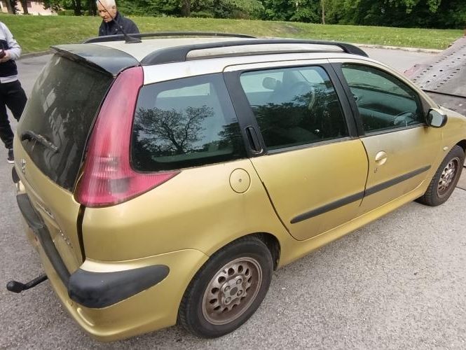PEUGEOT 206