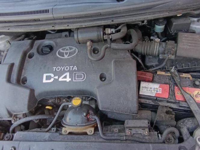 TOYOTA COROLLA VERSO 1