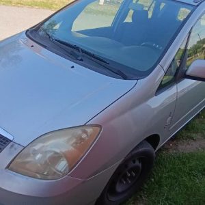TOYOTA COROLLA VERSO 1