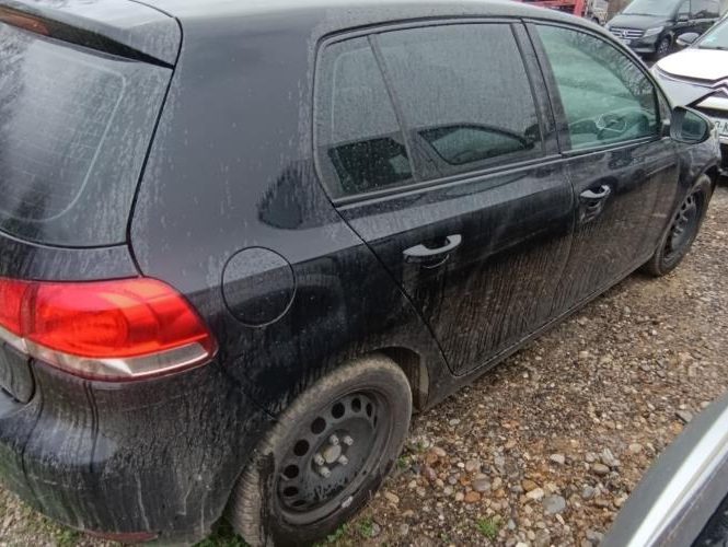 VOLKSWAGEN GOLF 6