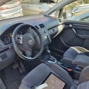 VOLKSWAGEN TOURAN 2