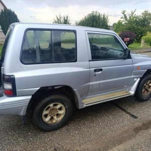 MITSUBISHI PAJERO 2