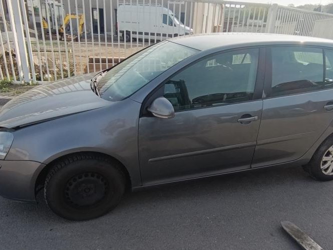 VOLKSWAGEN GOLF 5