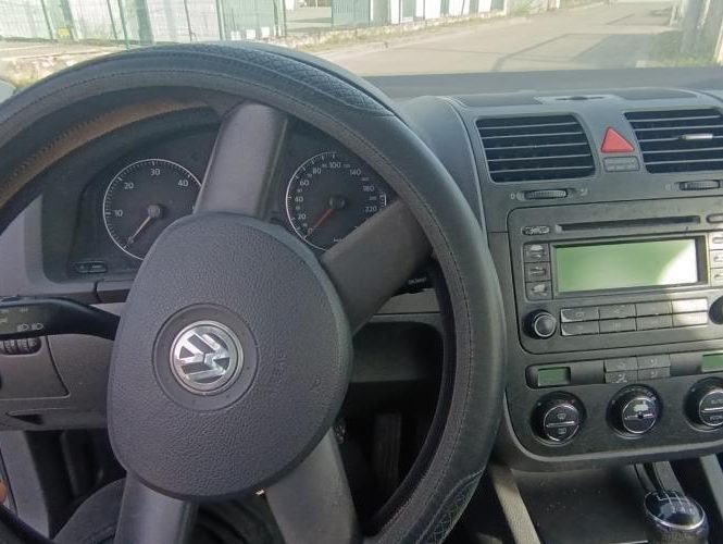 VOLKSWAGEN GOLF 5