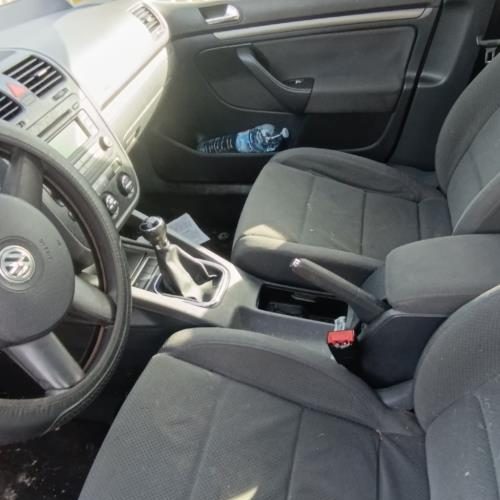 VOLKSWAGEN GOLF 5