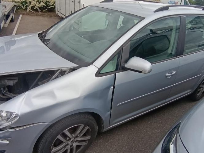 VOLKSWAGEN TOURAN 1 PHASE 2