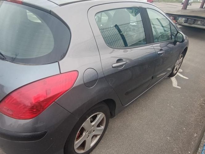 PEUGEOT 308 1