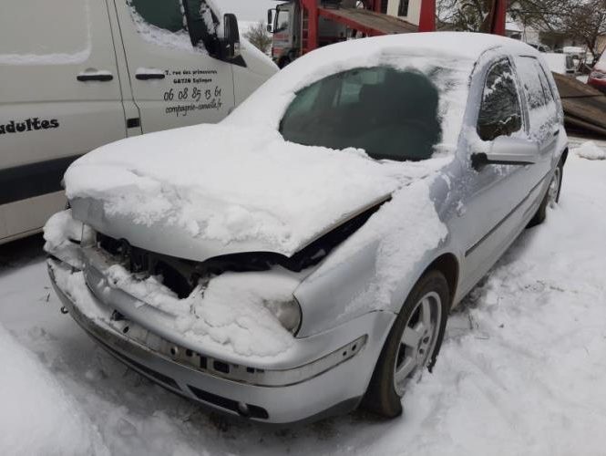 VOLKSWAGEN GOLF 4