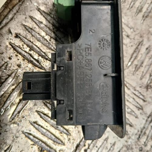 VOLKSWAGEN TRANSPORTER 6 PHASE 1