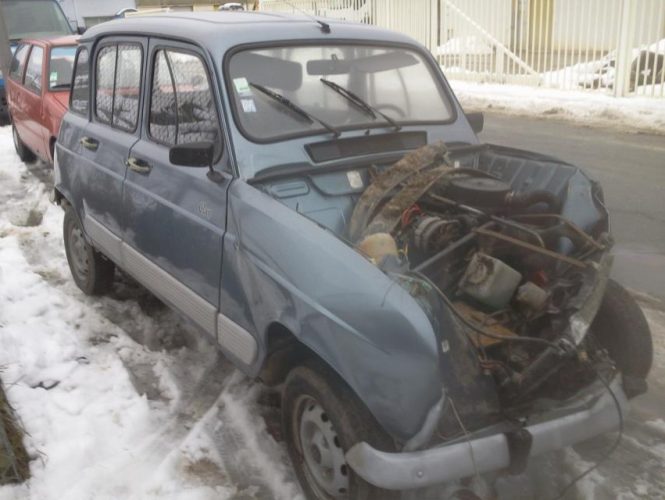 RENAULT R4