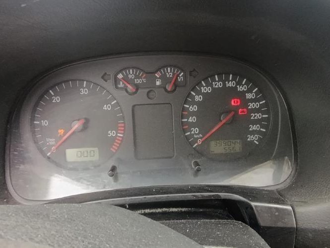 VOLKSWAGEN GOLF 4