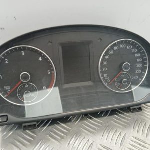VOLKSWAGEN TOURAN 2