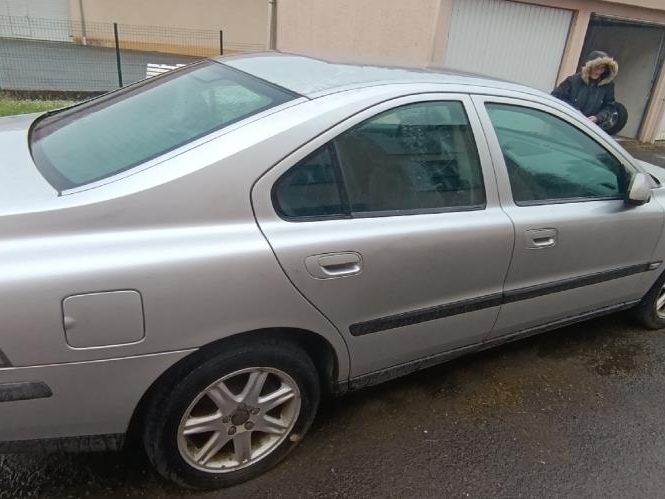 VOLVO S 60 1 PHASE 1